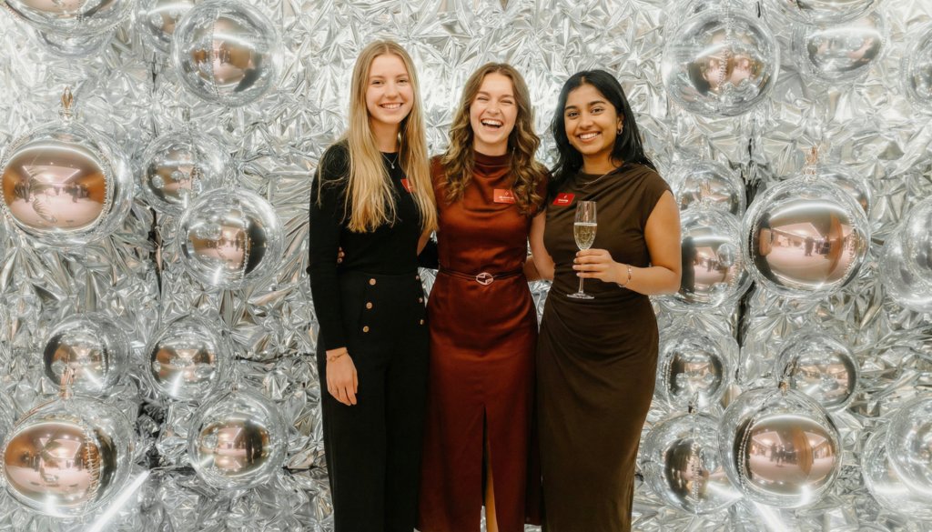 LumoBox von aussen – moderne Eventbox mit stilvollem Design